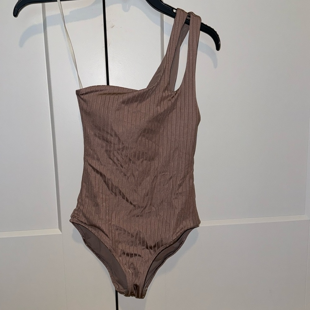 Bathing suit one piece
